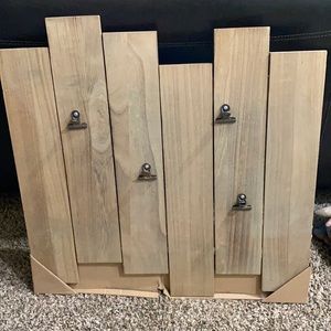 Hanging picture board